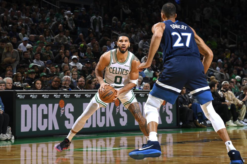 他眼含泪水 他眼含泪水