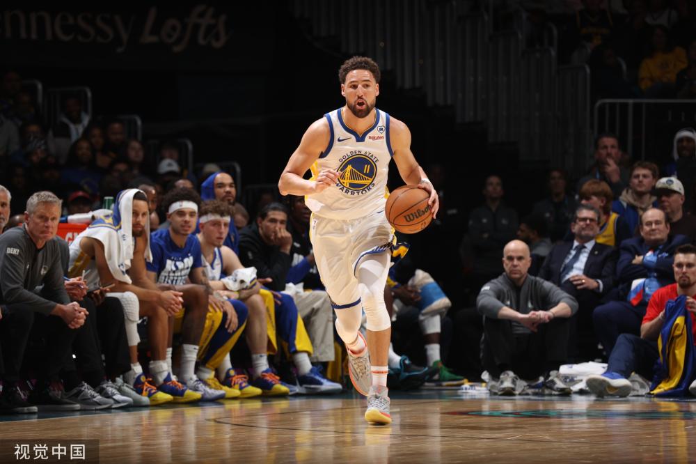 小卡半场10中9+压哨三分反超掘金！轰21+2无视防守 扫G1阴霾